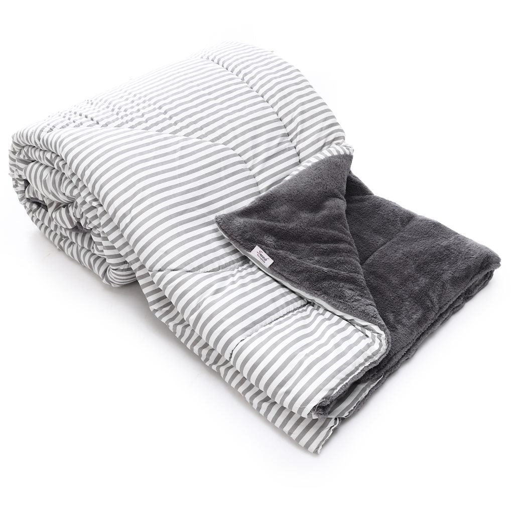 • عرض لحاف لحاف شتوي فرو دبل فيس Gray Striped 220*235cm + قطعتين مخدة فايبر 500 gm