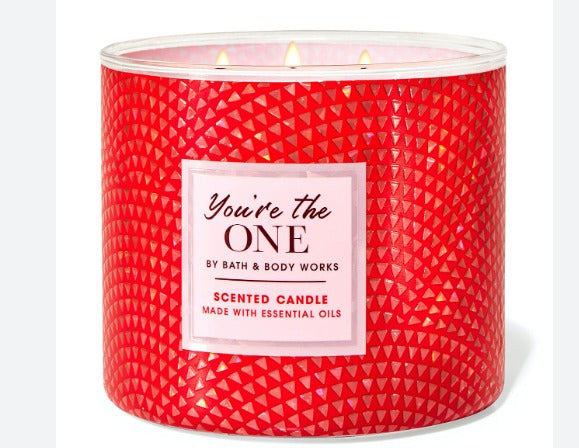 • Bath&Body You are the one candle