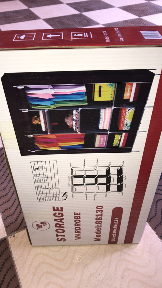 • Wardrobe 3-door practical with a wonderful cover